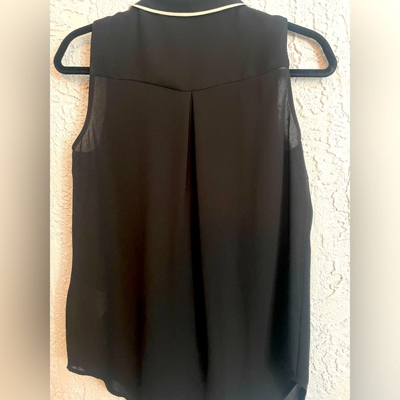 Black and white dkny sleeves button up blouse size XS - Picture 4 of 4